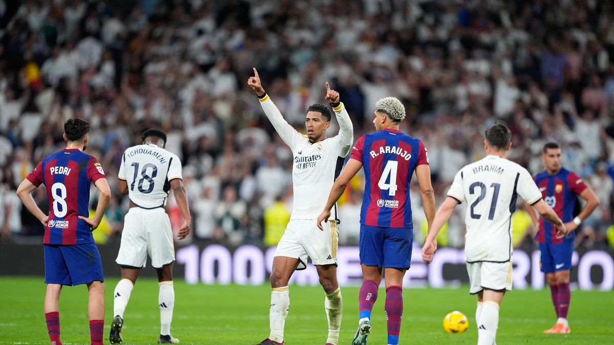 MADRID, SPAIN - APRIL 21: Jude Bellingham of Real Madrid celebrates a goal during the Spanish League, LaLiga EA Sports, football match played between Real Madrid and FC Barcelona at Santiago Bernabeu stadium on April 21, 2024 in Madrid, Spain. (Photo By Oscar J. Barroso/Europa Press via Getty Images)