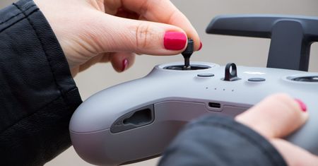 To nie lata! Jak jeden mały błąd uziemił drony DJI