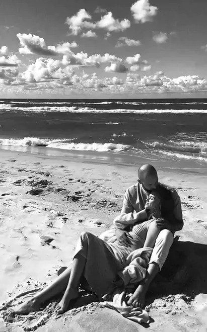 Agnieszka Kaczorowska pojechała nad morze z rodziną