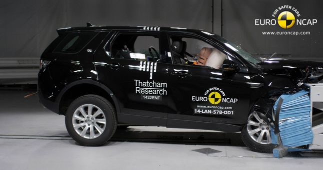 Land Rover Discovery Sport w teście zderzeniowym Euro NCAP 2014.