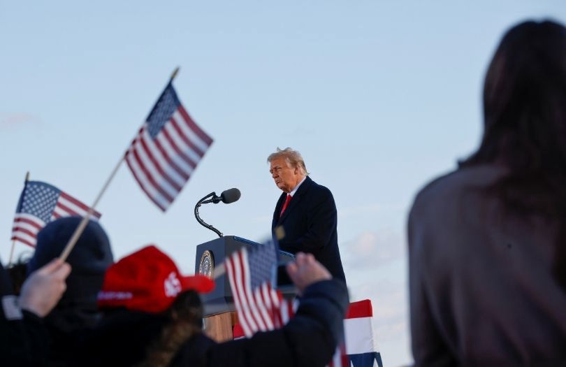Donald i Melania Trumpowie żegnają się z Białym Domem