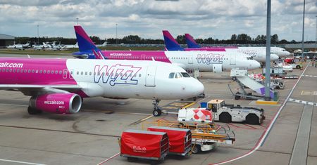 Wizz Air i inni przewoźnicy każą sobie słono płacić. UOKiK wszczął postępowanie