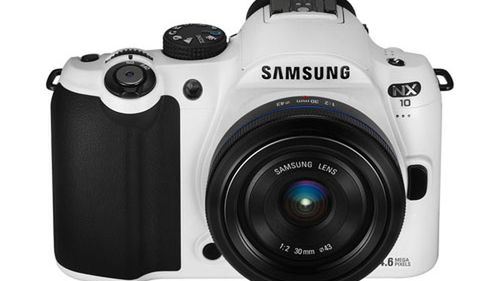 Samsung NX100 we wrześniu? 1