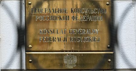 Rosjanie nie chcą oddać konsulatu. Spór po decyzji Sikorskiego