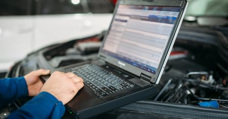 Nowe zasady badań technicznych samochodów w 2025 roku. Co się zmieni?
