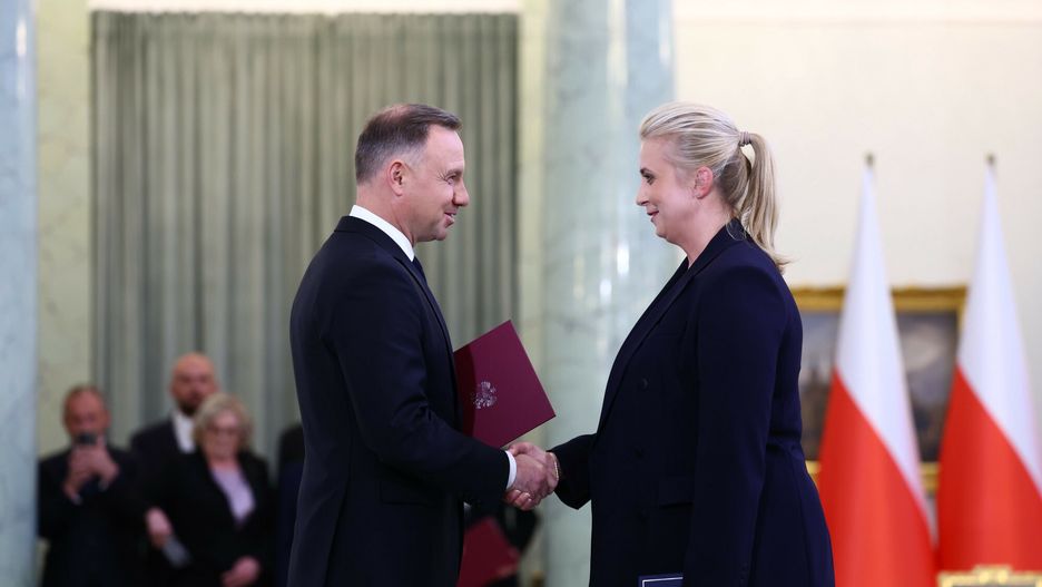 Powo?anie nowej minister zdrowia
10.08.2023 Warszawa Powolanie Katarzyny Sojki na stanowisko minister zdrowia 
fot. Andrzej Iwanczuk/REPORTER
n/z: Andrzej Duda, Katarzyna Sojka
Andrzej Iwanczuk/REPORTER