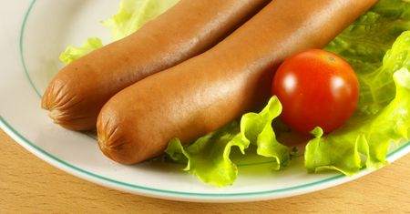 Czy Polacy karmią dzieci parówkami? Zapytaliśmy i już wiemy, jaki mają do nich stosunek