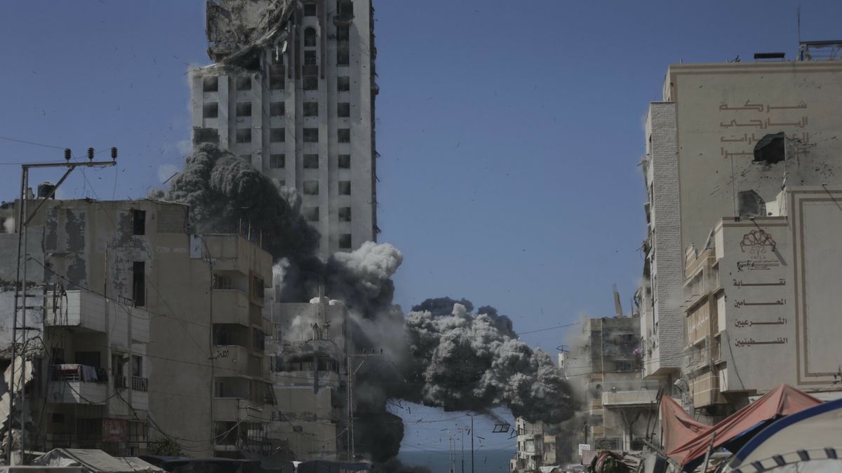 Temporary
Smoke erupt from a building following an Israeli military strike in Gaza City Monday, Sept. 15, 2025. (AP Photo/Yousef Al Zanoun)
Yousef Al Zanoun
