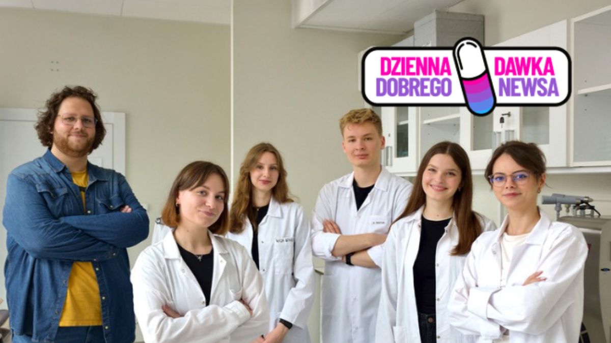 dr inż. Marcin Wekwejt ze studentami KN Materiały w Medycynie