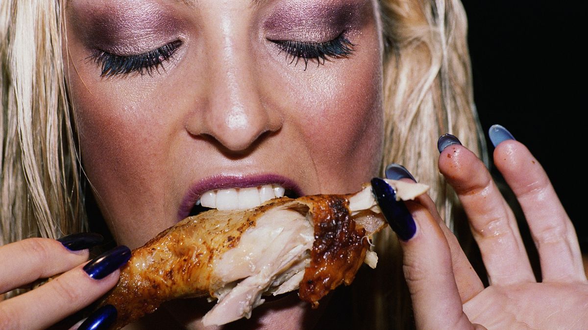 Subtelne objawy raka jajnika. Mogą pojawić się na wczesnym etapie choroby