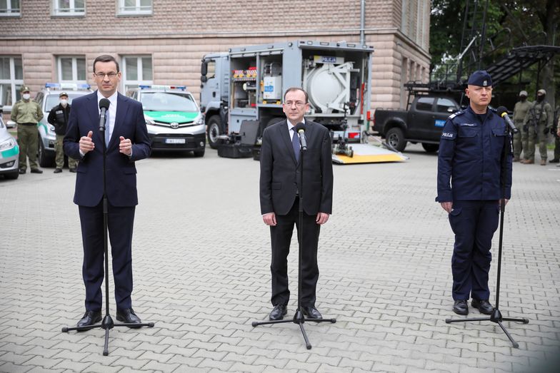 Udaremniony wielki przemyt. Przy okazji minister powiedział o dodatkach dla mundurowych