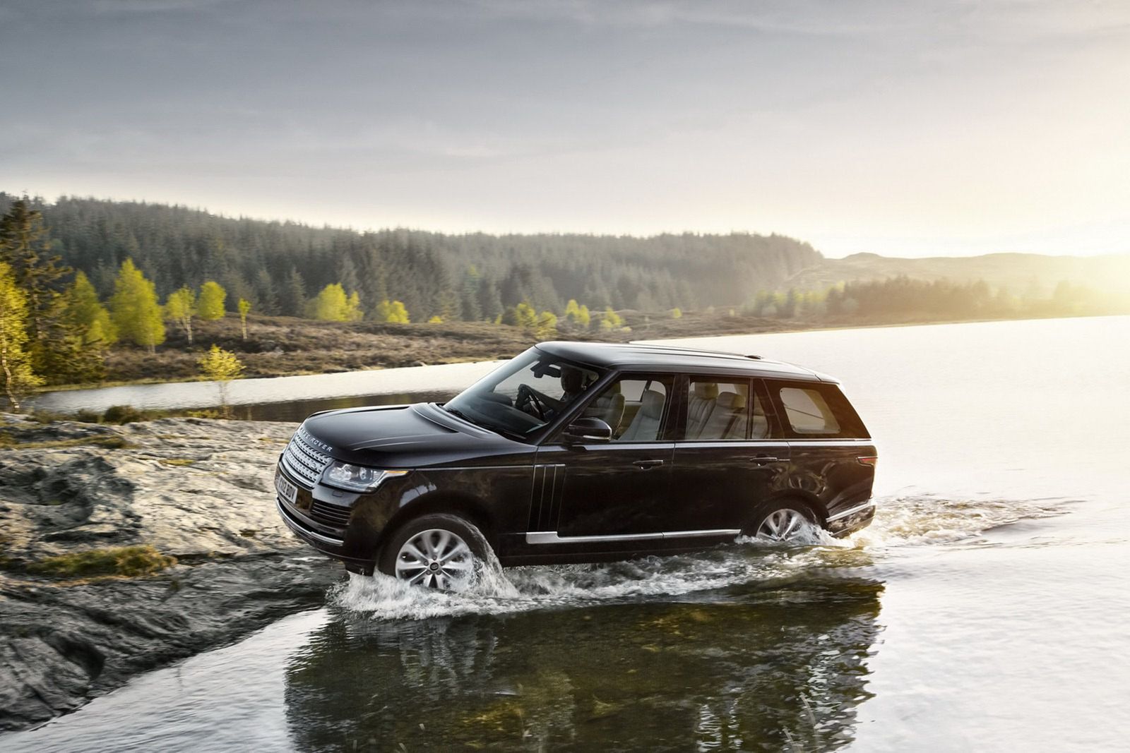 Nowy Ranger Rover (2013) w obszernej galerii 90