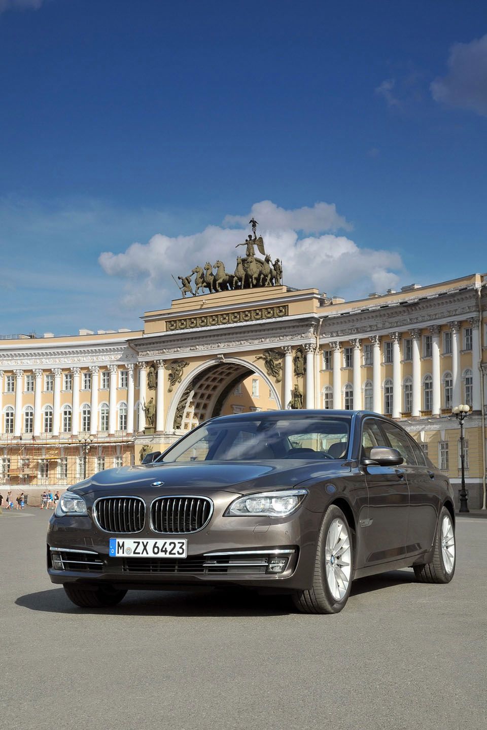 BMW serii 7 na rok 2013 - megagaleria niemieckiego okrętu flagowego 262