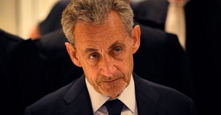Pierwszy taki prezydent. Nicolas Sarkozy idzie do więzienia. Padła data