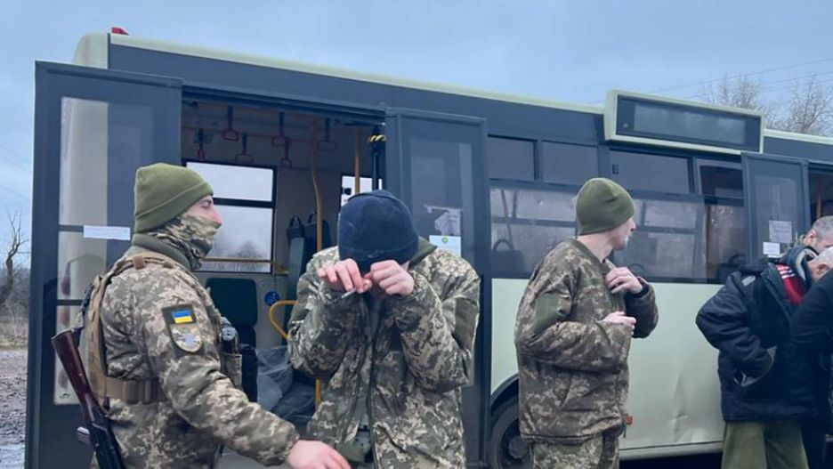 Ukraińscy jeńcy wojenni, którzy zostali schwytani przez armię rosyjską, wrócili do kraju