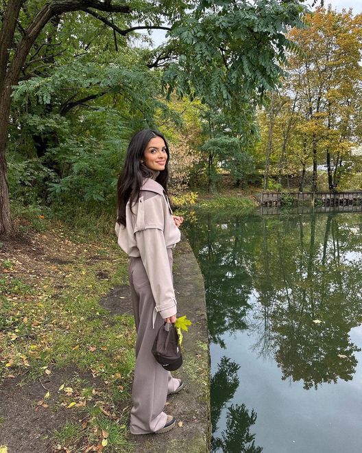 Klaudia El Dursi w beżowym total looku