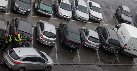 Wyższe opłaty za parkowanie dla SUV-ów? Paryż rozważa nietypowe zmiany