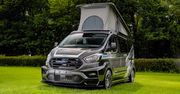 Kamper nie musi być nudny. Taki Transit to marzenie każdego fana wyścigów