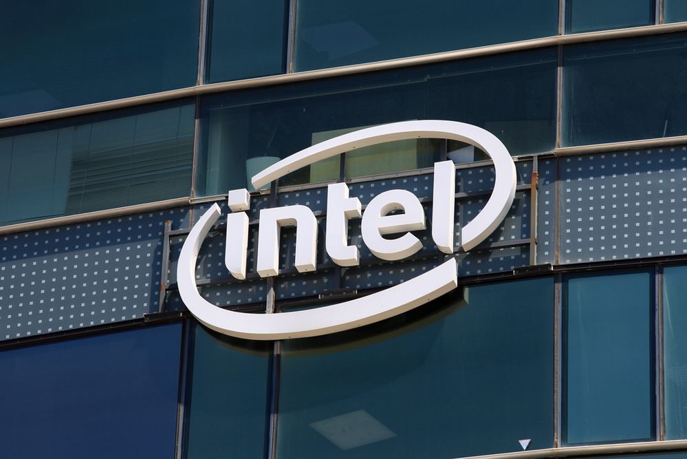 Intel przeniesie część produkcji do GloFo? Kolejna plotka z cyklu niebiescy i ich podaż