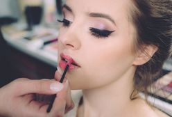 Eyeliner za 9 zł. Jego żelowa konsystencja zachwyci nawet najbardziej wymagające kobiety