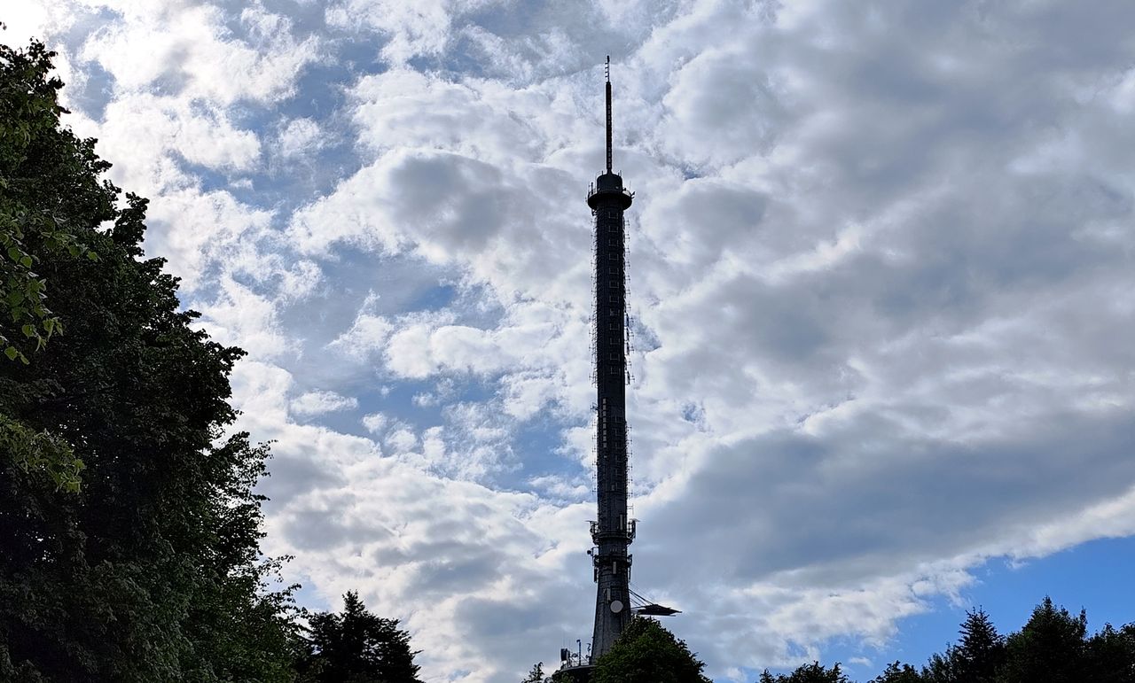 Dwie stacje znikną z telewizji naziemnej. KRRiT szuka następców