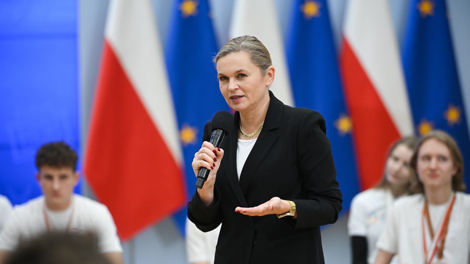 Barbara Nowacka
Warszawa, 09.12.2024. Minister edukacji Barbara Nowacka przemawia na spotkaniu z laureatami mi�dzynarodowych olimpiad naukowych, 9 bm. w siedzibie Kancelarii Prezesa Rady Ministr�w w Warszawie. W wydarzeniu wzi�li udzia� laureaci, kt�rzy w 2024 roku zdobyli ��cznie 72 medale indywidualne i 5 dru�ynowych w takich dziedzinach jak matematyka, informatyka, biologia czy astronomia, a tak�e ich opiekunowie naukowi i przedstawiciele instytucji edukacyjnych. (aldg) PAP/Marcin Obara
Marcin Obara
kprm, laureaci, laureat, olimpijczycy, olimpijczyk, spotkanie, edukacja, nauka, polityk, polityka