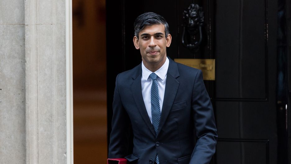 LONDON, UNITED KINGDOM - JANUARY 11: British Prime Minister Rishi Sunak departs 10 Downing Street for the House of Commons to attend the weekly Prime Minister's Questions (PMQs) in London, United Kingdom on January 11, 2023. (Photo by Wiktor Szymanowicz/Anadolu Agency via Getty Images)