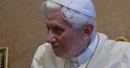 Benedykt XVI o pedofilii w Kościele. Wyraził wstyd i ból