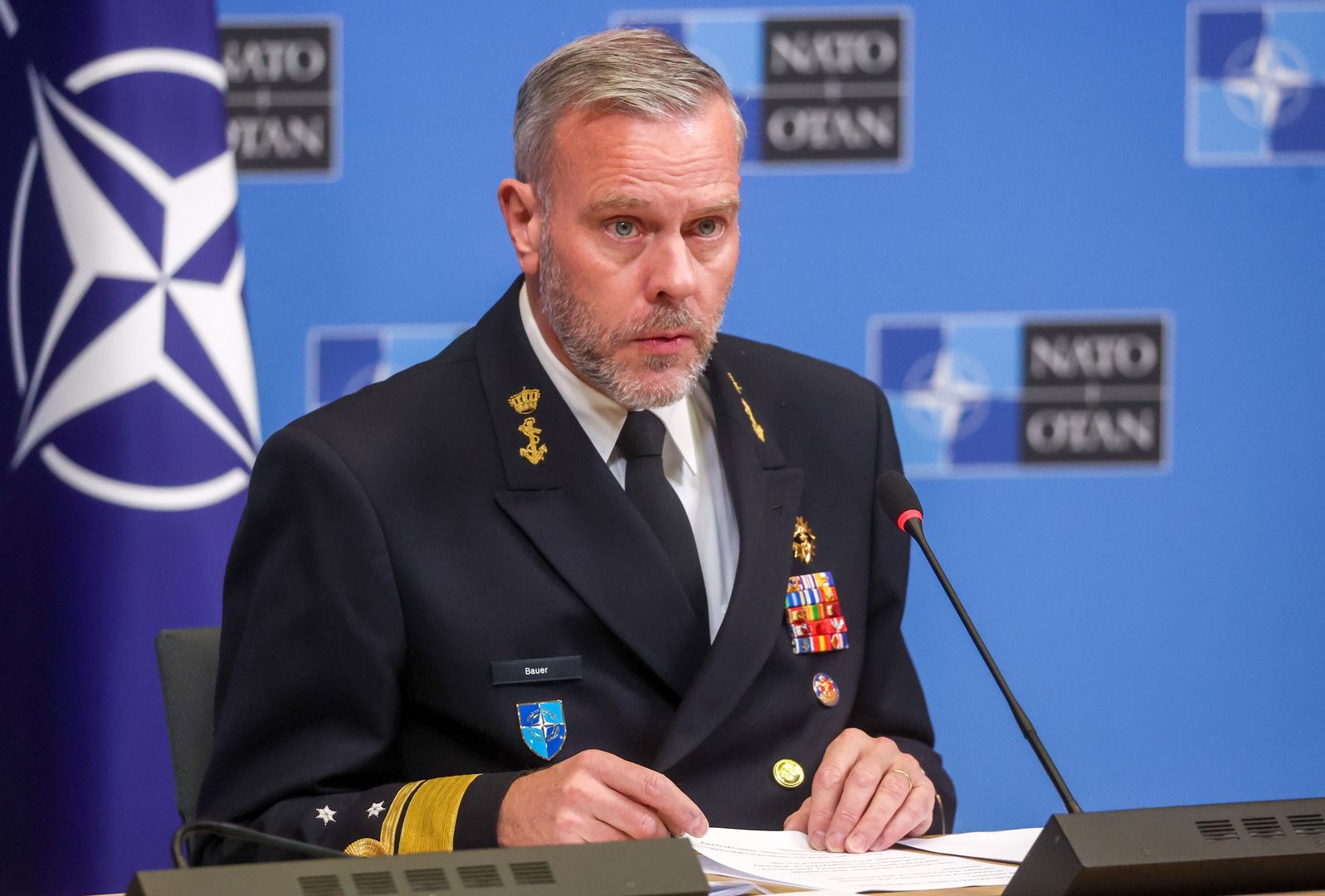 Chair of the Nato Military Committee Admiral Rob Bauer gives a press conference following NATO Military Chiefs of Defence meeting in Brussels, Belgium, 18 January 2024. NATO's highest Military Authority, the Military Committee, meet in person on 17 and 18 January 2024. EPA/OLIVIER HOSLET Dostawca: PAP/EPA.