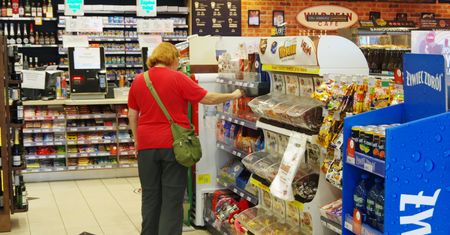Zakaz sprzedaży alkoholu na stacjach bliżej. Padła data