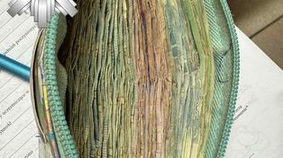 Kozienice: Torebka pełna kasy i nielegalne maszyny hazardowe. Policja wchodzi do lokali