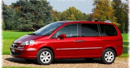 Nowy Peugeot 807 - brat Citroena C8?