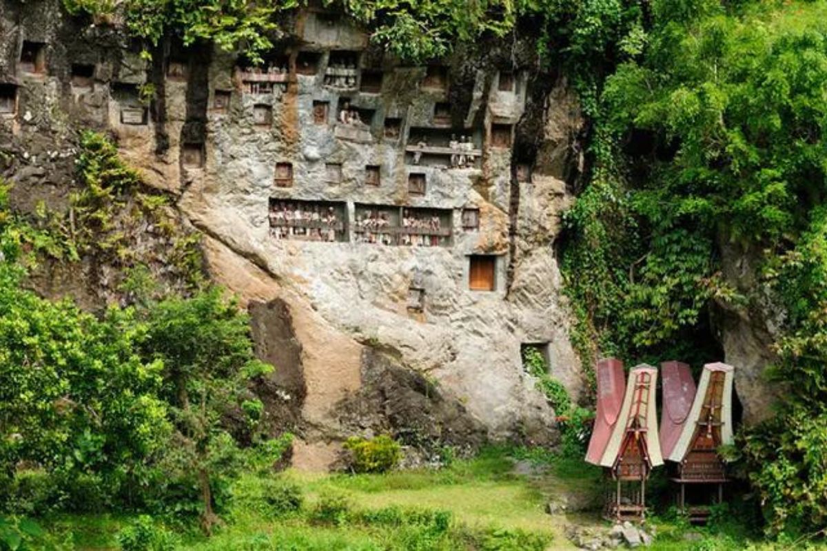 Groby ludu Toraja