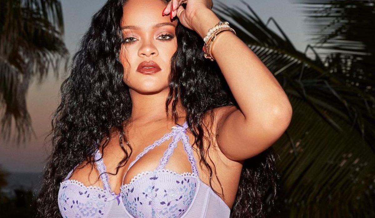 Rihanna znowu kusi.