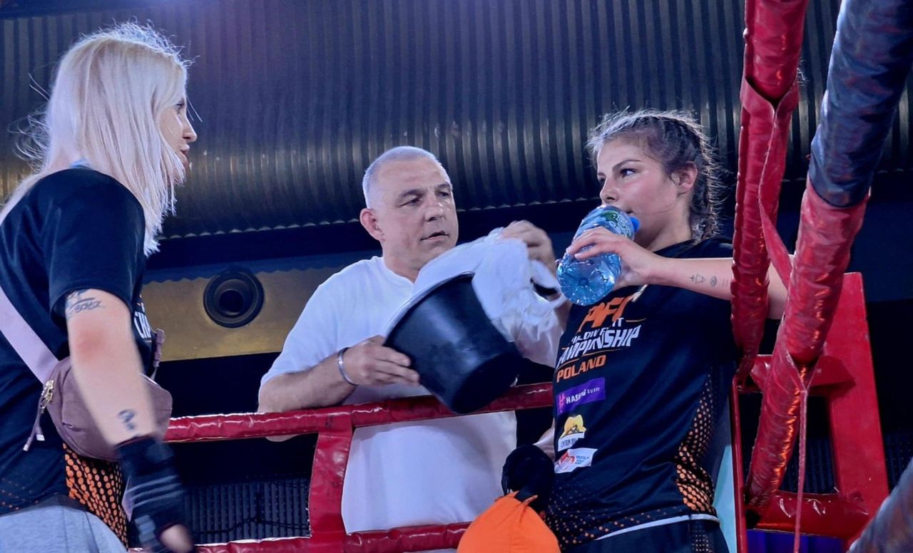 Paweł Nastula w Łodzi. Legendarny mistrz olimpijski w judo dopingował córkę podczas gali walk na poduszki
