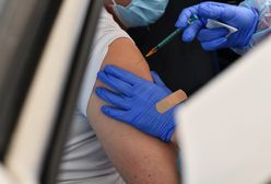 Szczepienie na COVID-19. Niepokojący sondaż. Bartosz Arłukowicz komentuje