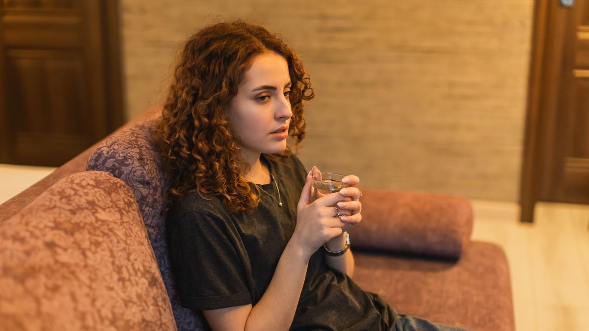 Szklanka wody przed snem zapobiega wysuszaniu błon śluzowych