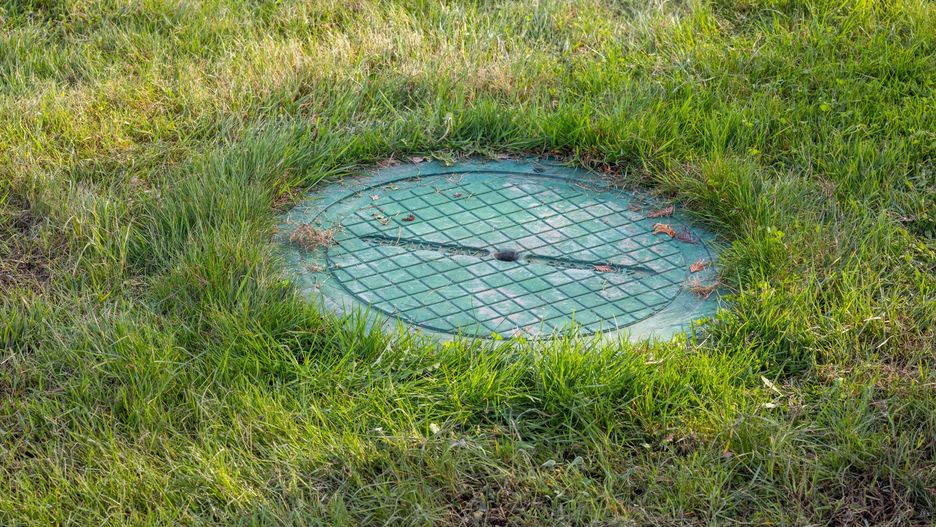 Stock Arkadiusz Zi�?ek
Fot: Arkadiusz Ziolek/East News.
n/z Pokrywa od wlazu do szamba.
ARKADIUSZ ZIOLEK