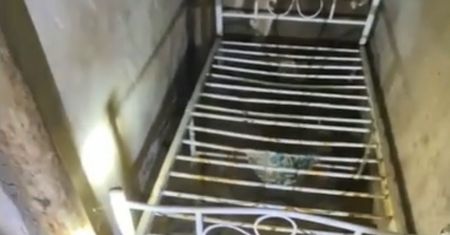 Kupili dom. Za zamaskowaną ścianą ujrzeli to. Zmroziło im krew w żyłach