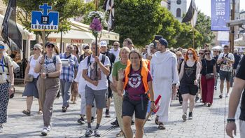"Nadzieja pozwala przetrwać ciężkie czasy". Pielgrzymka wyruszyła na Jasną Górę (WIDEO)