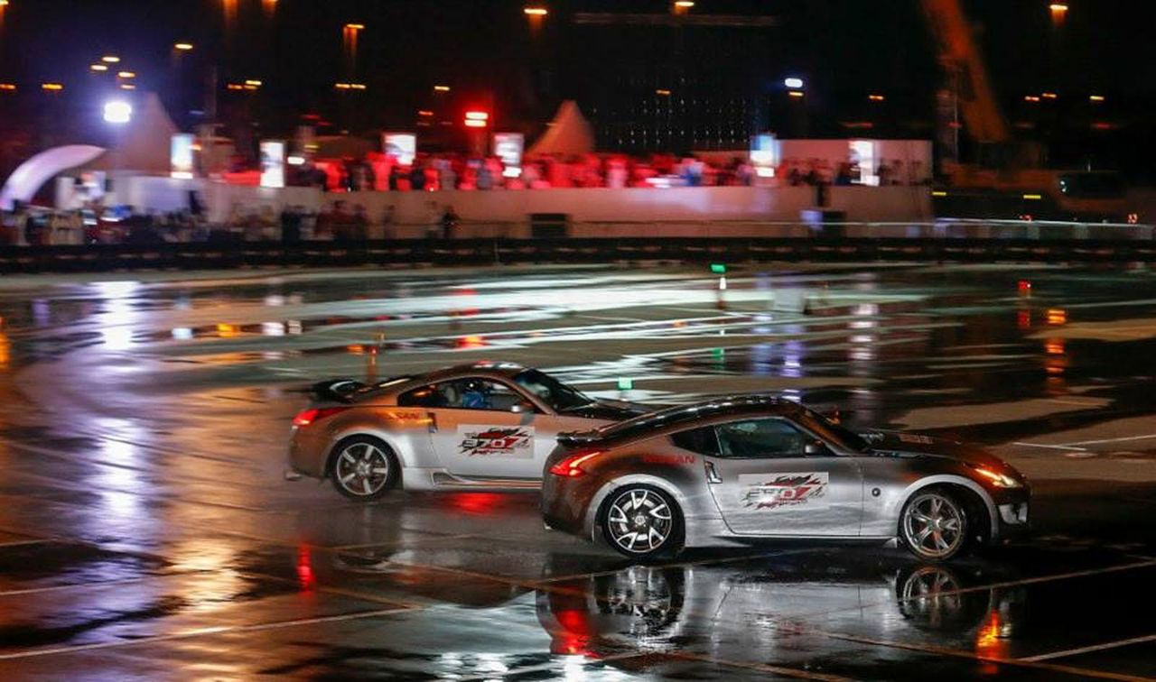 Nissan ustanowił rekord Guinessa w driftingu podwójnym