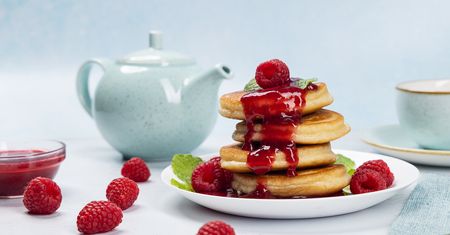 Lato smakuje najlepiej… bez pośpiechu. Jak jeść pysznie, lekko i nie tracić cennych wakacyjnych godzin w kuchni?