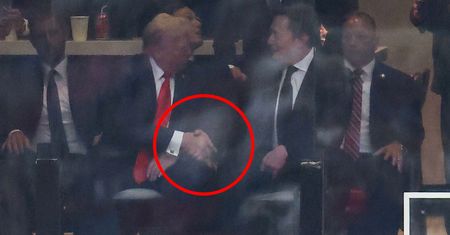 Pokazali się razem trzy miesiące po awanturze. Trump podał mu rękę