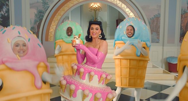 Katy Perry śpiewa w nowej kampanii Pyszne.pl