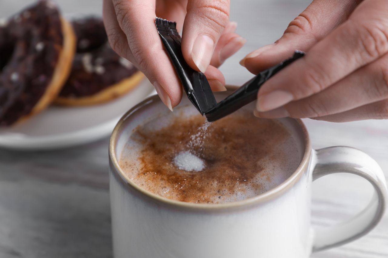 How to open sugar packets?