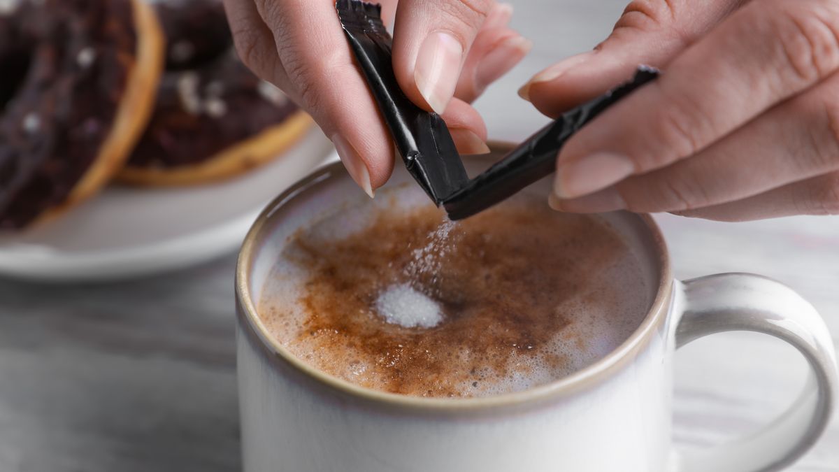 Jak otwierać cukier w saszetkach?