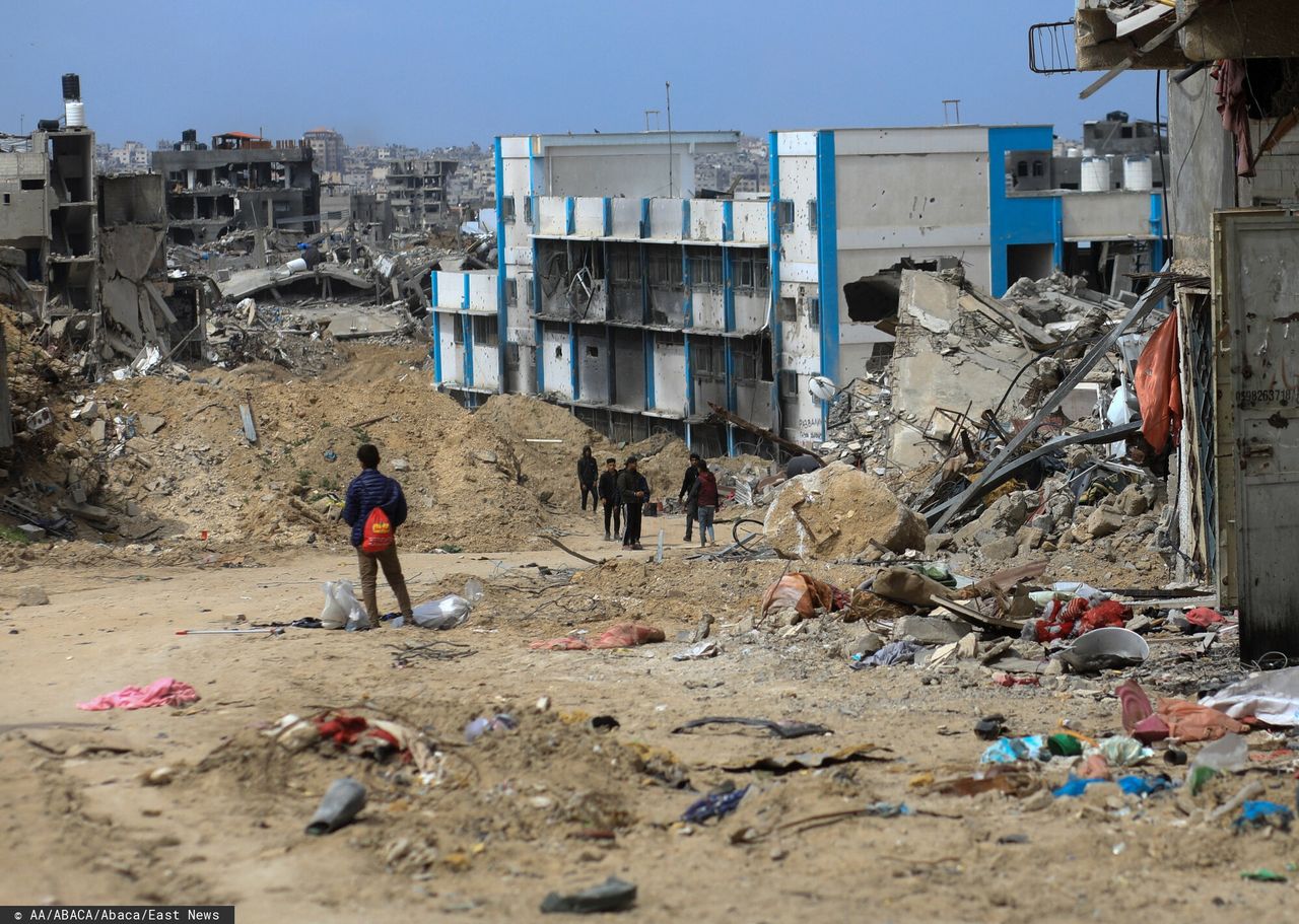 Israel is withdrawing from the southern part of the Gaza Strip.