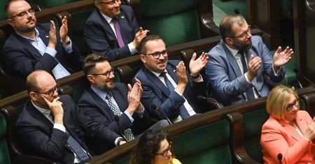 Setki pytań i awantura w Sejmie wokół CPK. "Dość zwijania Rzeczpospolitej Polskiej"