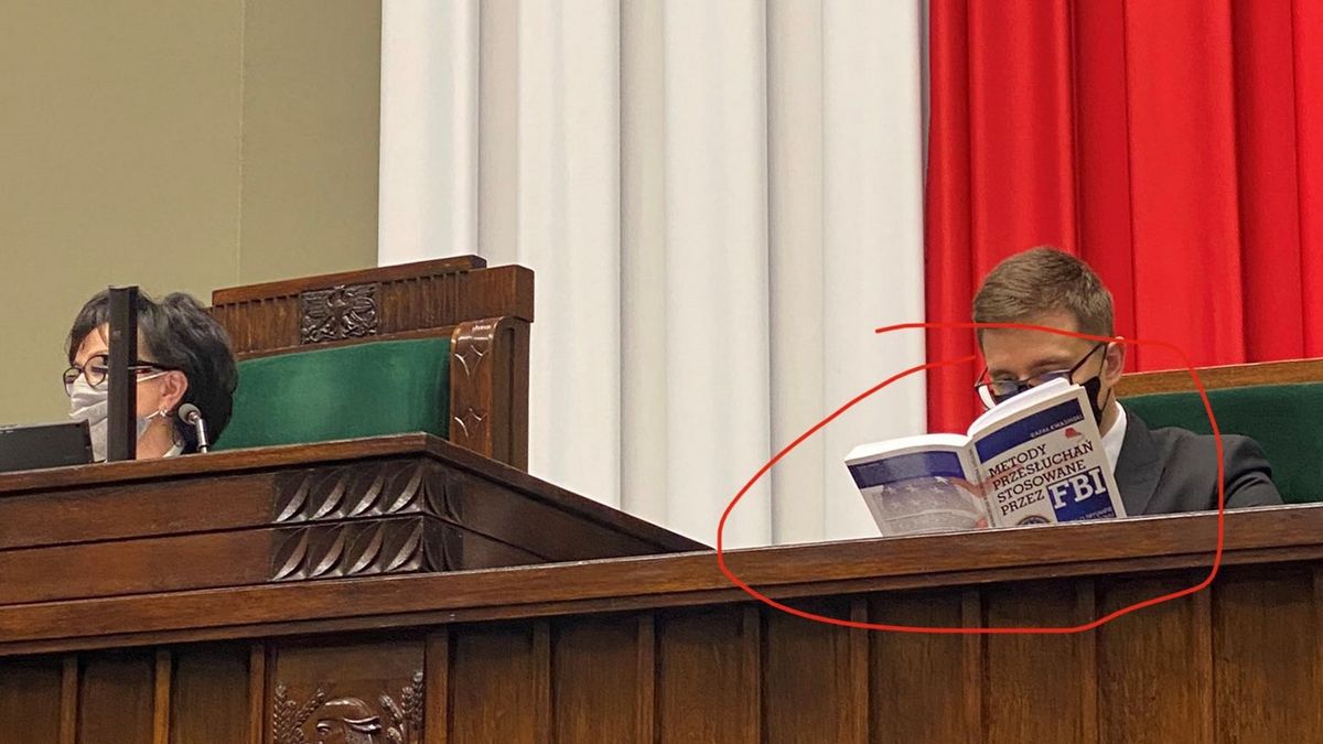 Poseł Robert Gontarz w Sejmie. 