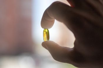 Kiedy najlepiej suplementować witaminę D? Pora dnia może mieć znaczenie